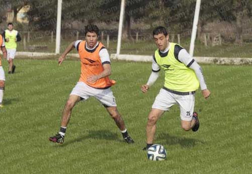 Regreso al entrenamiento y estudios para el lateral Oreja