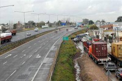Panamericana: corte y demoras a la altura de Escobar