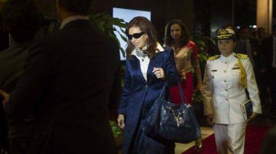Cristina Kirchner lleg� a Venezuela y Boudou vuelve a quedar a cargo de la presidencia