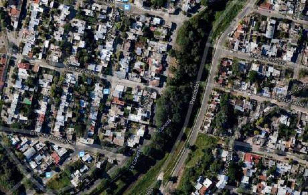 Dispararon desde los techos y asesinaron a un adolescente