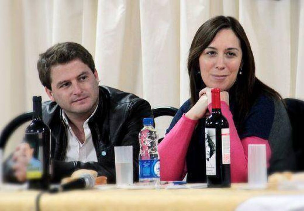 Mar�a Eugenia Vidal en San Fernando junto a Alex Campbell