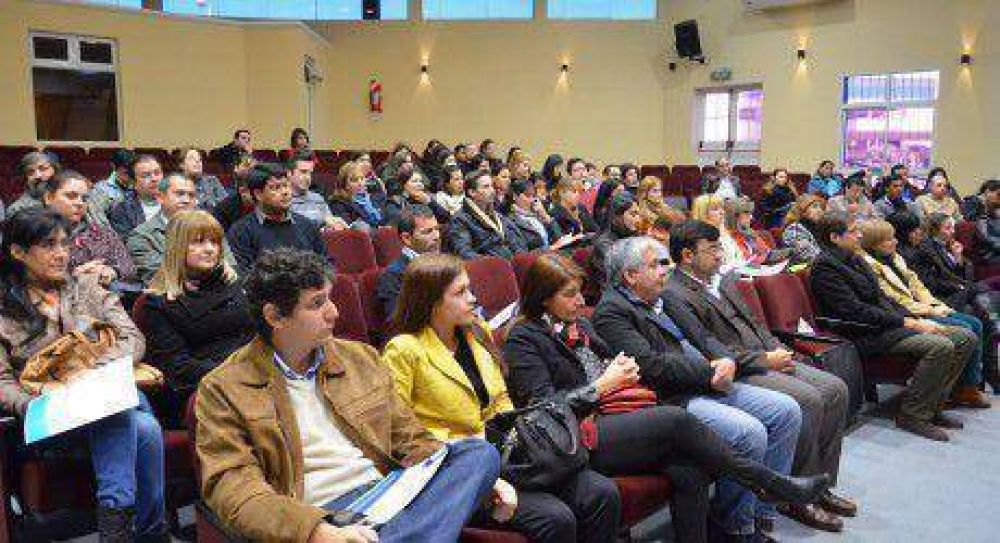 Exitoso curso sobre fisura labio-alveolo-palatina
