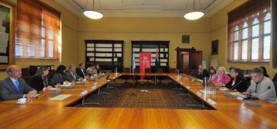 Poggi se reuni� con autoridades de la Universidad de Sidney