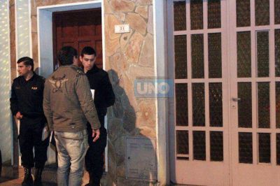 Hirieron a una mujer de 80 a�os y a su hijo de 50 en un violento asalto en calle Malvinas