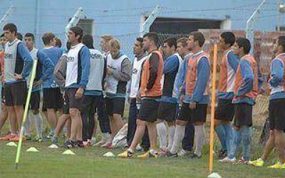 Rezza empieza a perfilar el equipo