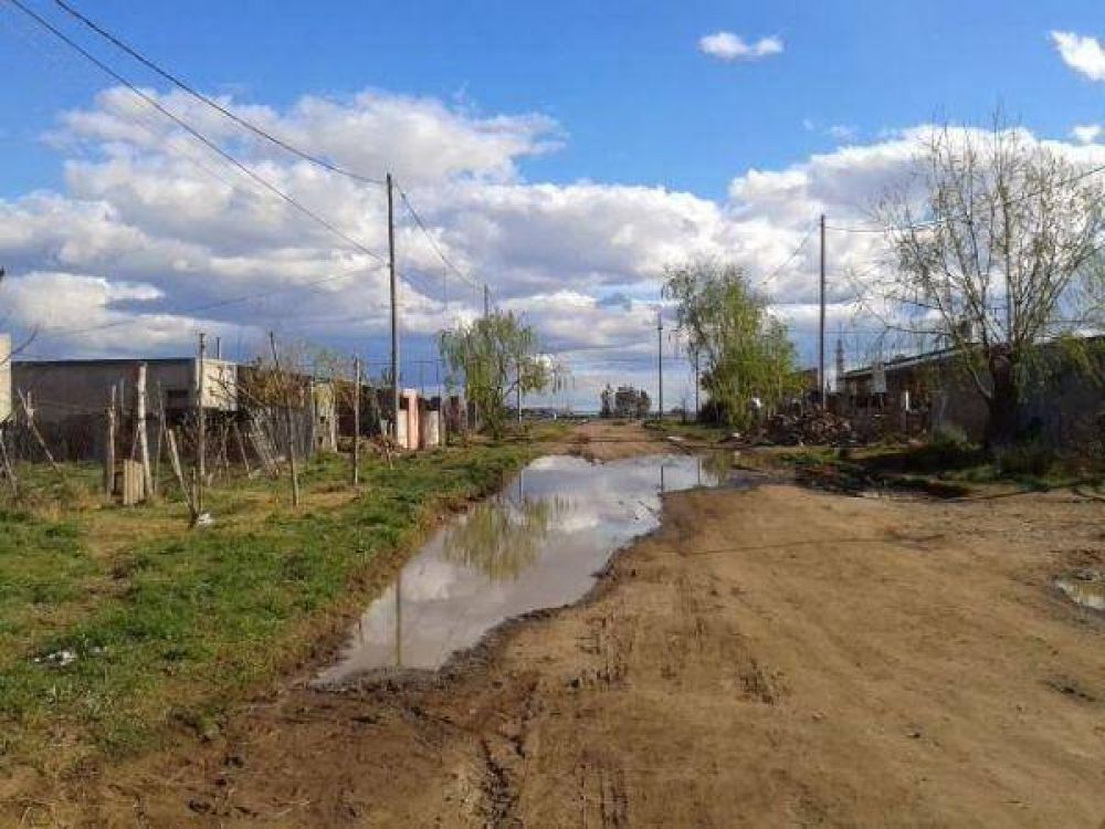 Vecinos le reclamaron al intendente Guti�rrez por pavimentaci�n, luminarias y desag�es