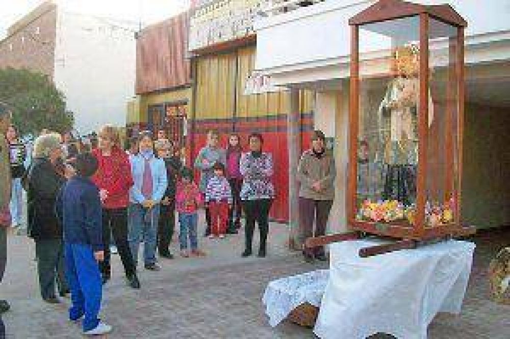 San Cayetano sale a recorrer las calles de Sumampa en busca de sus devotos