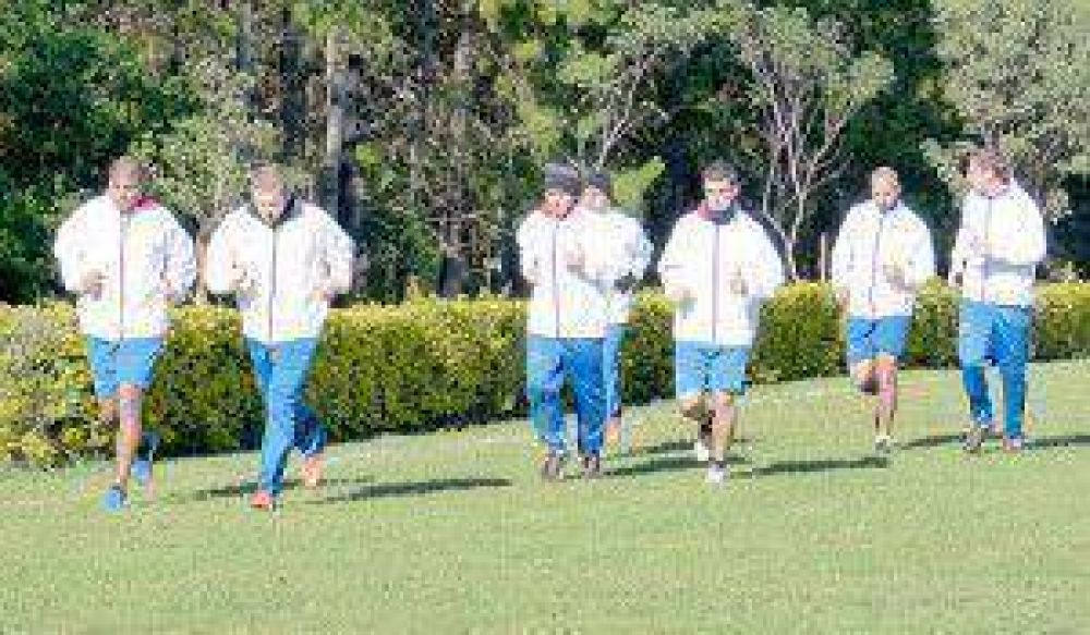 Schurrer dispone para ma�ana doble turno, buscando definir el equipo titular