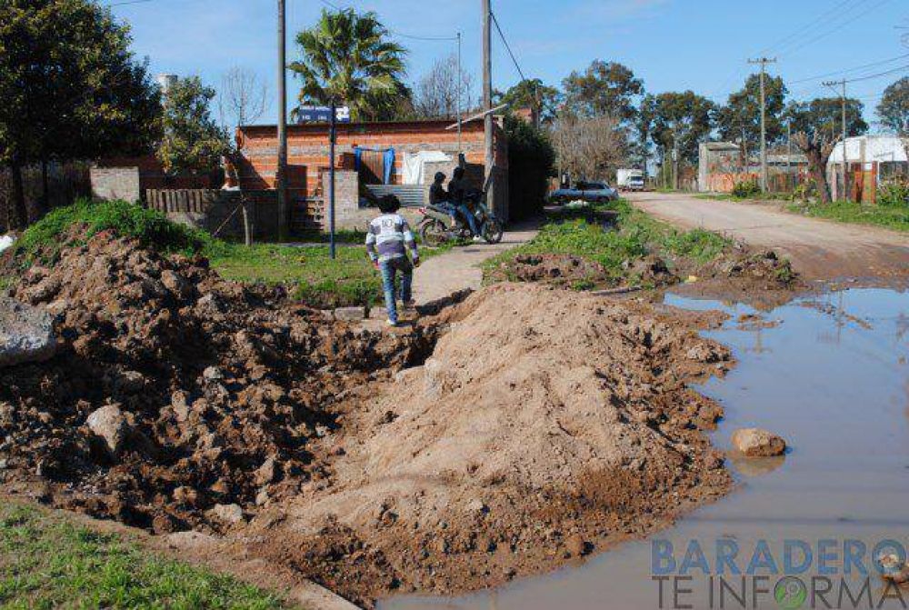 Vecinos piden que la municipalidad termine un trabajo antes que llueva
