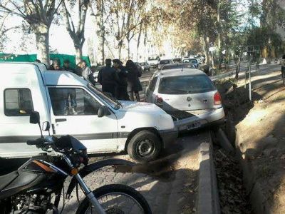 En una emboscada, asaltaron al encargado de una estaci�n de servicio con $200 mil cuando iba al banco