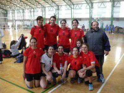 Maxi voley femenino: Dorrego otra vez fue campe�n en Bah�a