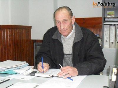 Arreglo de caminos rurales en la zona de Stroeder