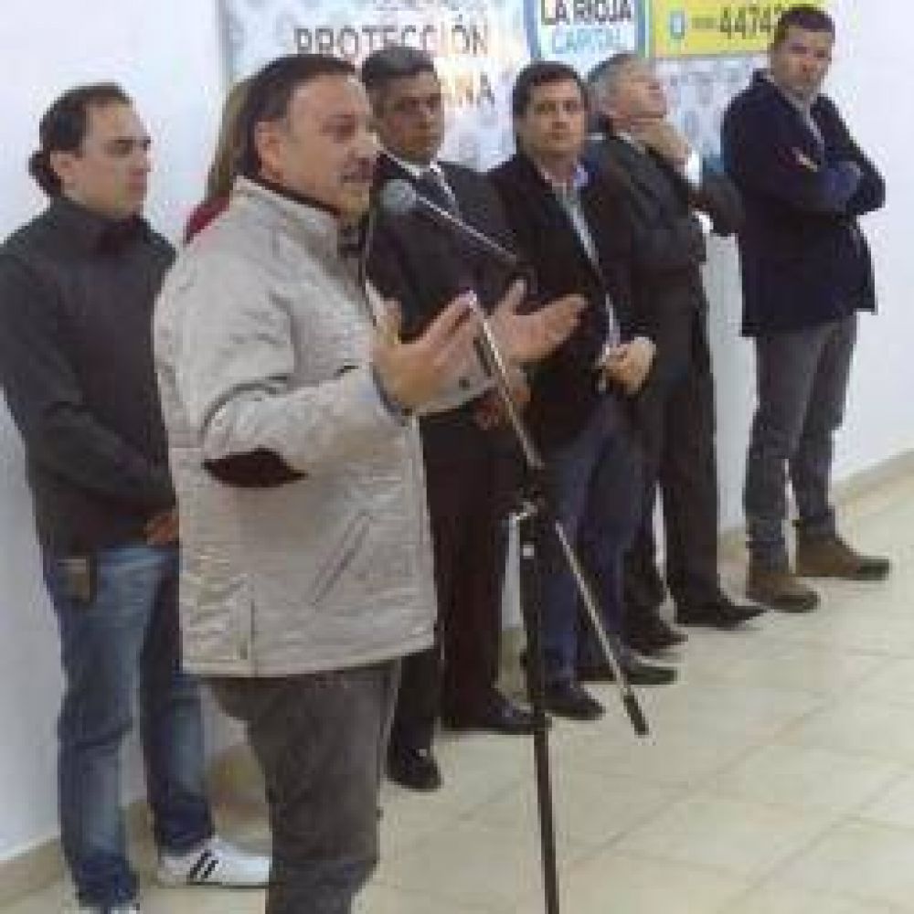 Gesto pol�tico. Quintela, Beder y Randazzo tendr�n otra foto juntos