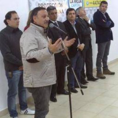 Gesto pol�tico. Quintela, Beder y Randazzo tendr�n otra foto juntos