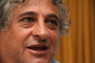 �El polifac�tico� Jorge Guaymas buscara la Intendencia en el 2015