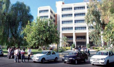 Remiseros ilegales piden licencias y Tr�nsito dice que no hay