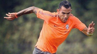Por el secuestro de su pap�, Tevez viaja de urgencia a Argentina
