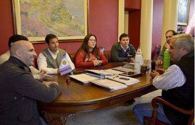 Fabi�n R�os y funcionario de la Secretar�a de Comercio de Naci�n coordinaron la llegada de la Red Comprar
