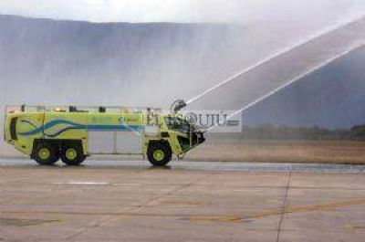 El aeropuerto �Gral. Felipe Varela� ya cuenta con su propio autobomba
