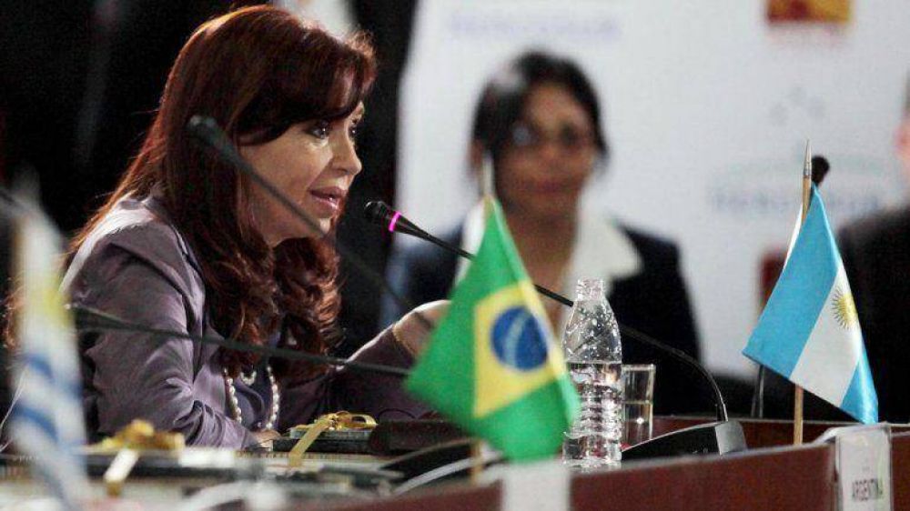 Con fuertes crticas a Griesa y al FMI, la Presidente denunci en el Mercosur: 