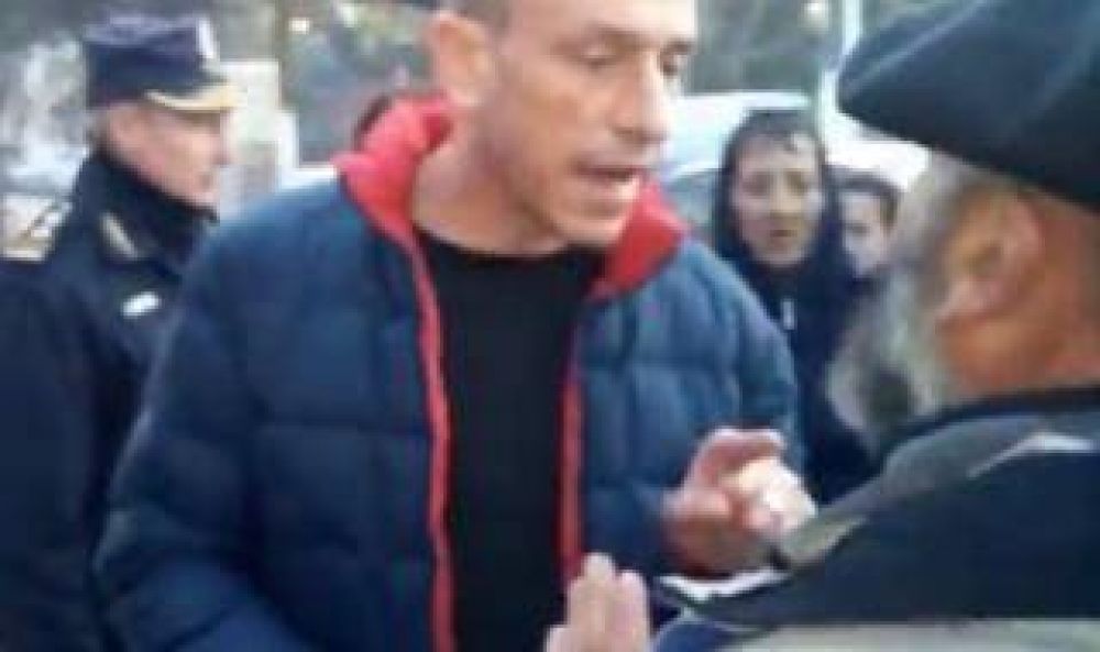 Ca�uelas: Duro cruce entre el Intendente Arrieta y vecinos durante reclamo por caminos rurales