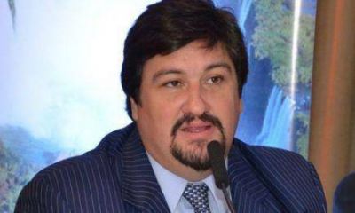 Closs anunci� el pago de salarios a estatales con el aumento del 11%