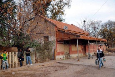 Sesenta familias viven en la traza del nuevo metrotranv�a