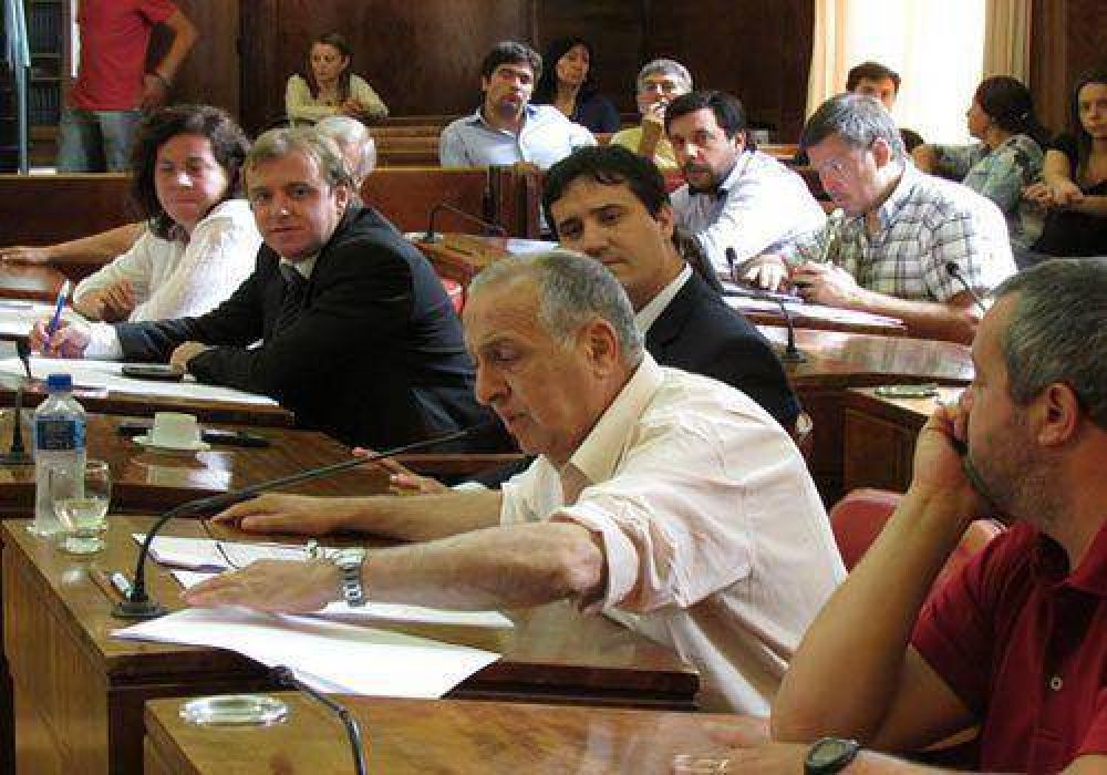 Abud: �No estamos de acuerdo con regalarle a Scioli $25 millones de la �Caja feliz� de OSSE�