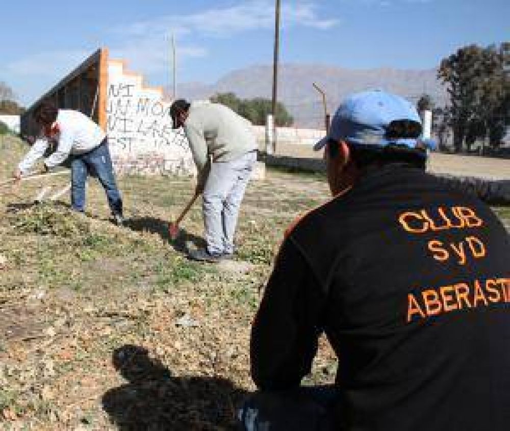 Los hinchas que buscan resucitar un club pocitano