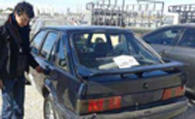 Un detenido y secuestro de autos, patentes y una moto