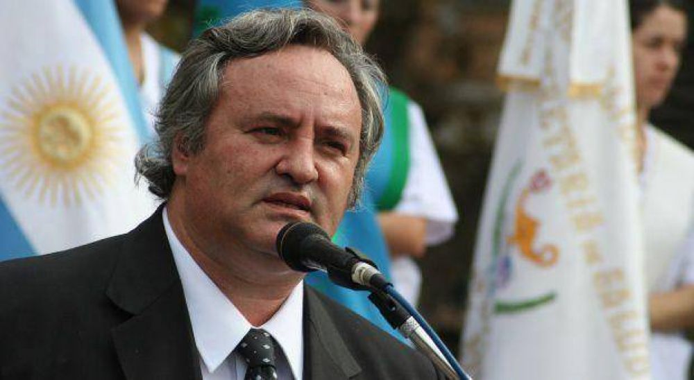 �A Scioli lo boludea La C�mpora, que le cambi� el proyecto de Polic�a Local�, replican desde el massismo