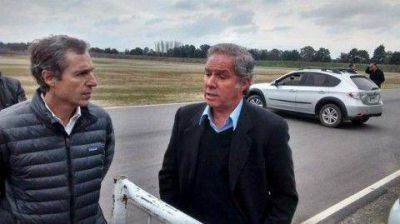 Sol�, sacado por sus yeguas y con custodios armados, arruin� evento automotor 