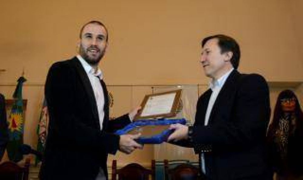 Rodrigo Palacio fue distinguido por la Municipalidad de Bah�a Blanca