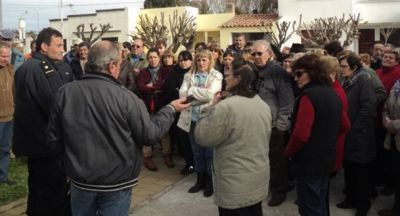 Vecinos de Urdampilleta se manifestaron en solidaridad c on el imputado Mario Carona
