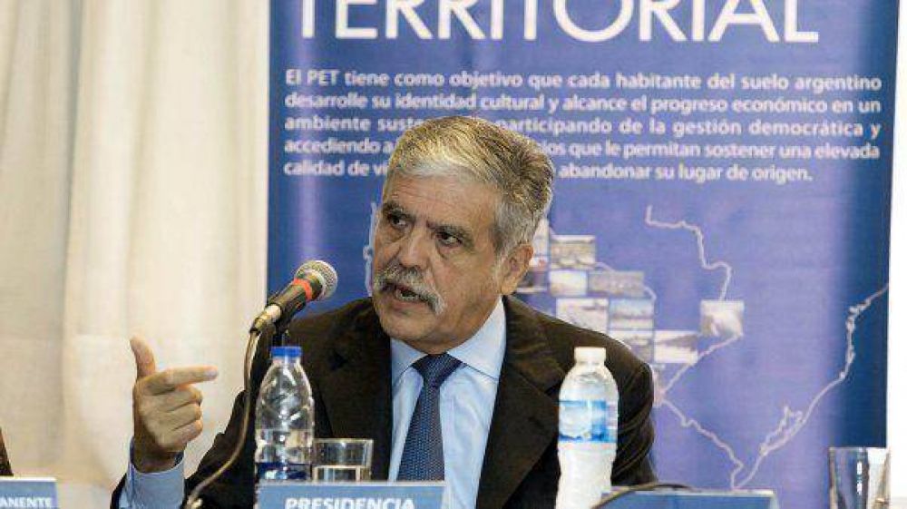 El ministro De Vido fue internado por una hemorragia abdominal
