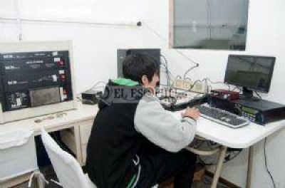 Con una inversi�n de 300 mil pesos, inauguraron la radio escolar del Liceo
