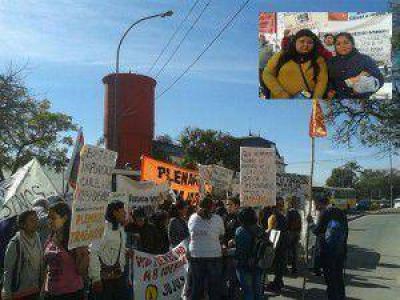 Familiares de Romina Aramayo reclamaron justicia y se reunieron con el fiscal