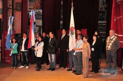 Egresaron 120 empleados municipales y tuvieron un emotivo acto