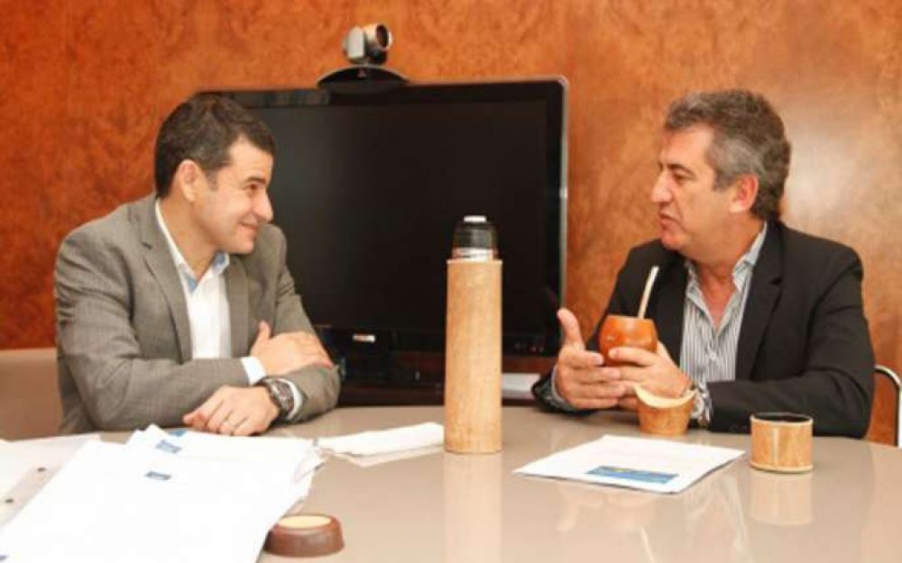 Massa cuestion� a Galuccio y Urribarri sali� al cruce