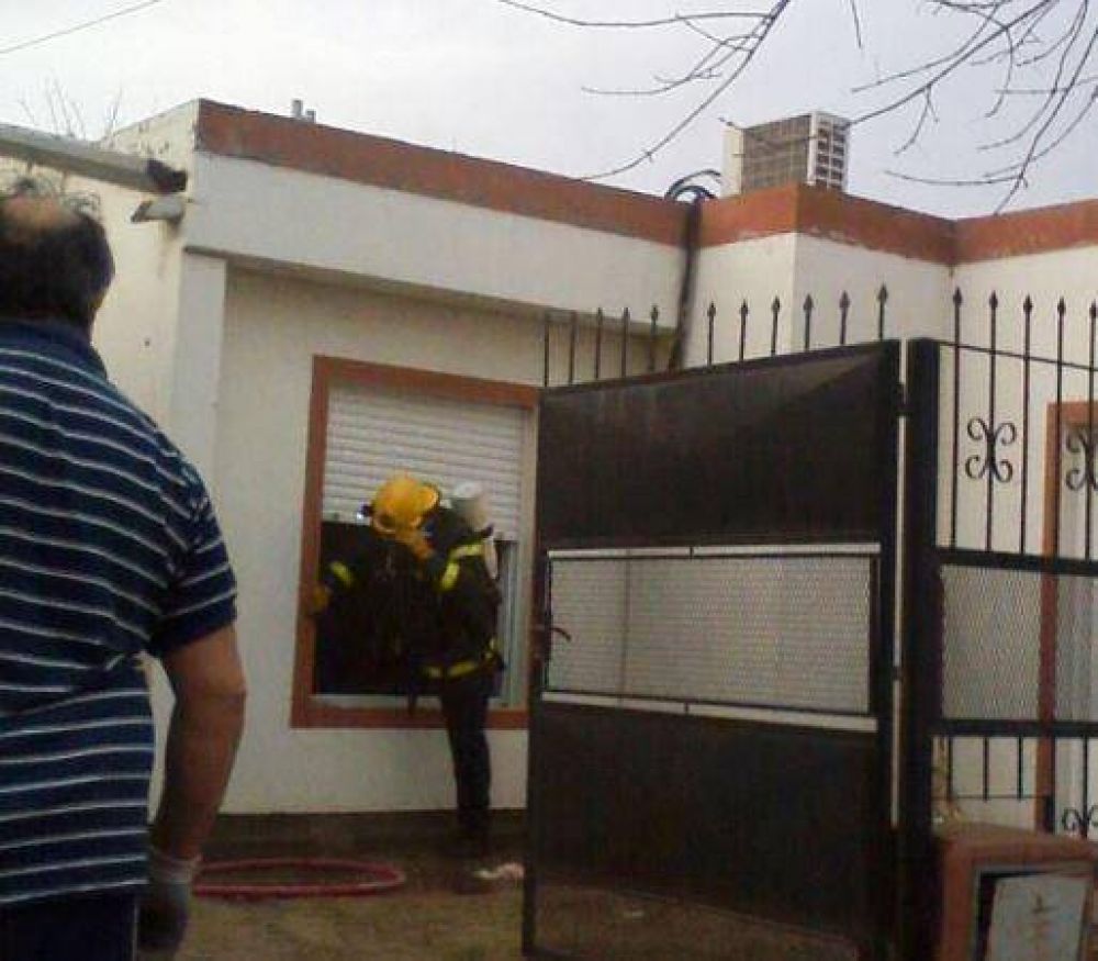 Se incendi� una casa en el barrio 9 de Junio