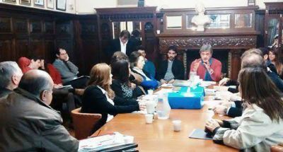 Reuni�n con vecinos por boliches