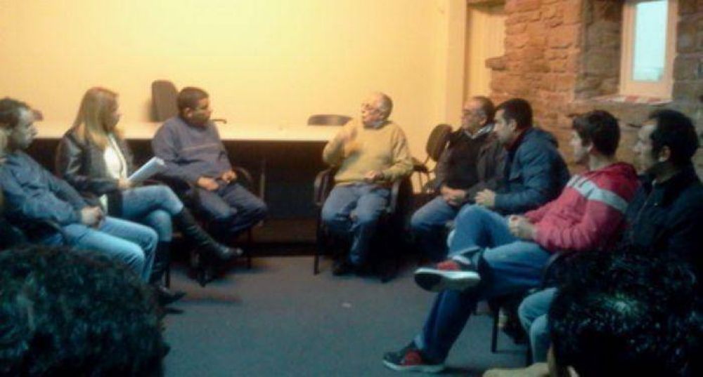 Cano expuso ante j�venes y dirigentes de �Unidos por la Ciudad�