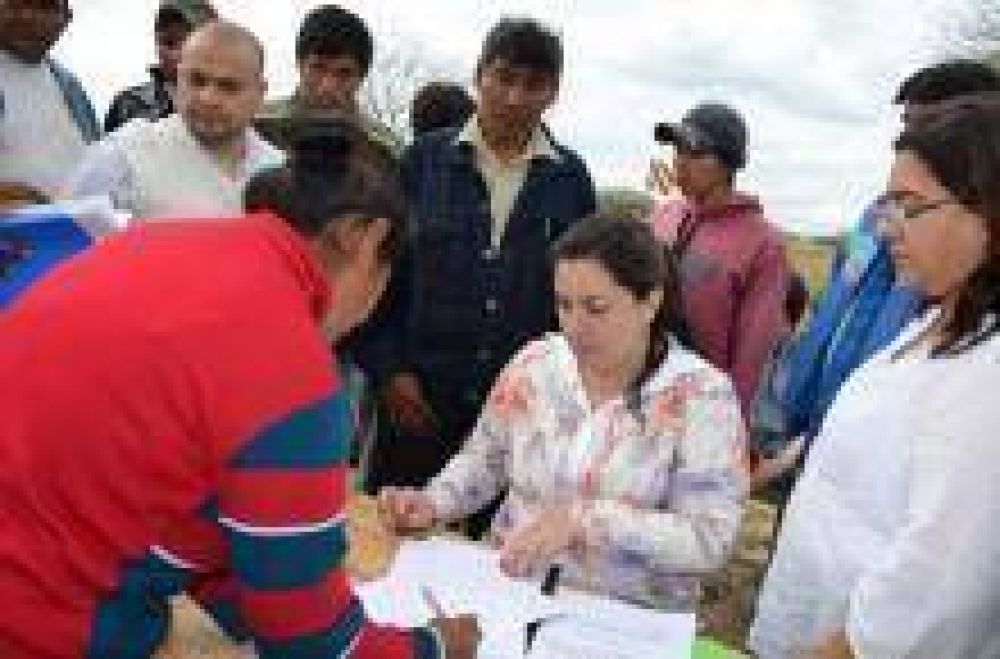 Atienden reclamos de pueblos originarios 