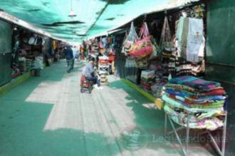 Prorrogan a vendedores y proh�ben la venta de comidas en el Parque San Mart�n 