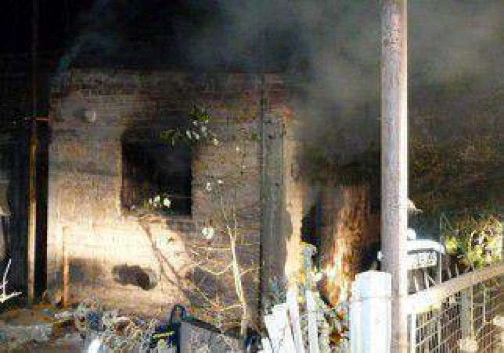 Joven discapacitado muri� al quemarse su casa en Rinc�n 