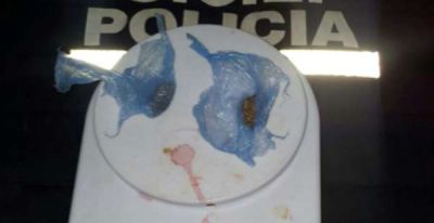 Intent� ingresar droga a la c�rcel escondida en el corpi�o