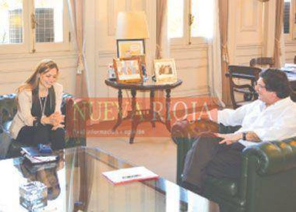 Gestionan fondos para reparar edificios de escuelas centenarias