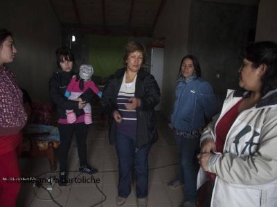 Golpearon a la titular del Instituto de Tierras