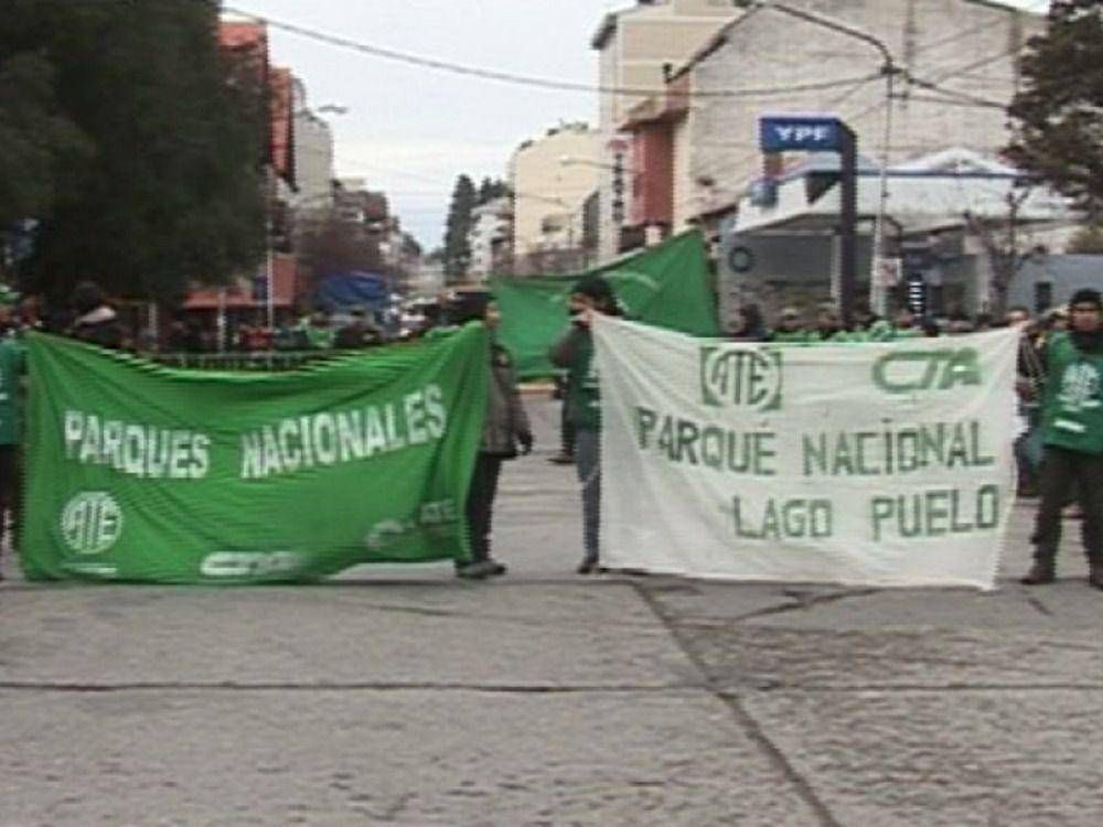 Trabajadores de Parques cortaron la calle San Mart�n