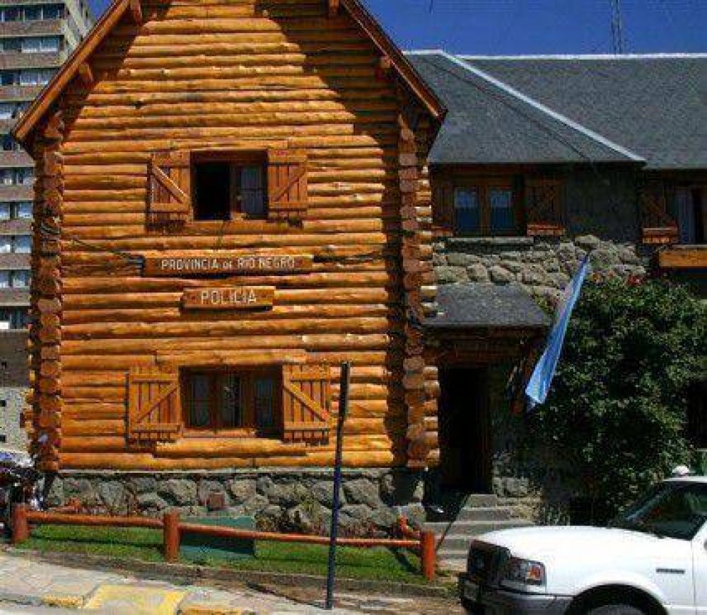 Banda de Buenos Aires cambiaba d�lares falsos en Bariloche
